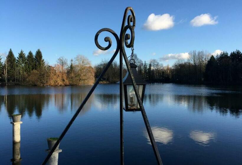 تختخواب و صبحانه La Maison Du Lac