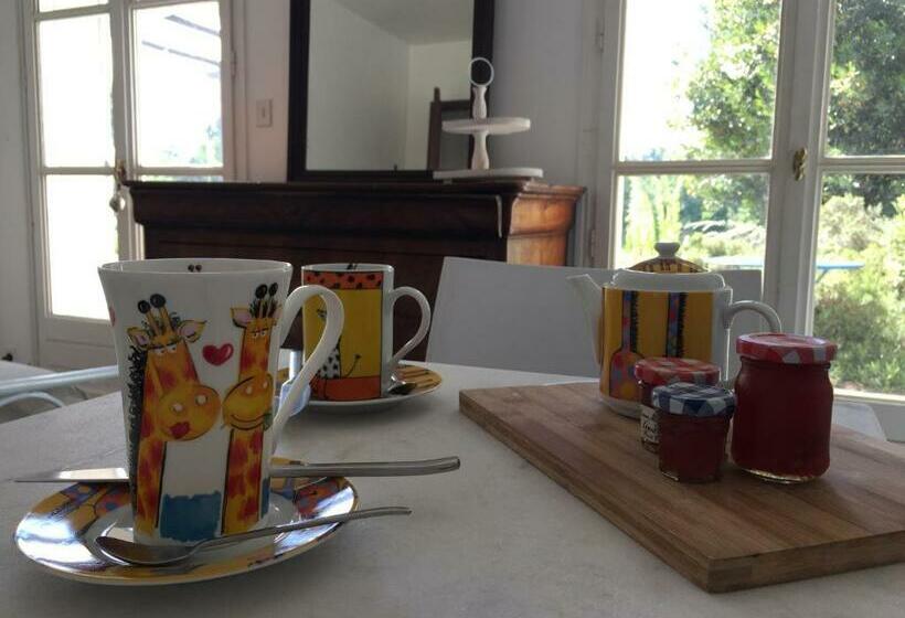 تختخواب و صبحانه La Maison Du Lac