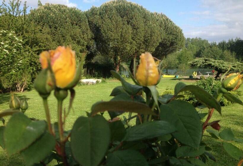 تختخواب و صبحانه La Maison Du Lac