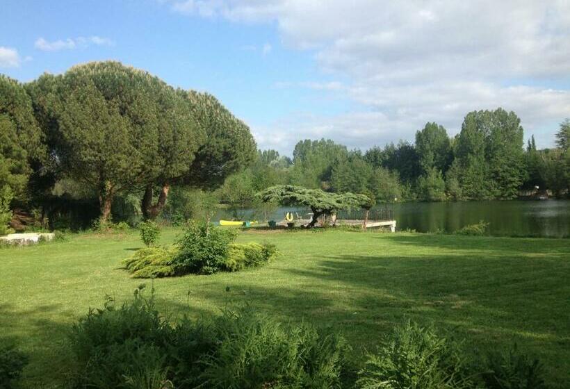 تختخواب و صبحانه La Maison Du Lac