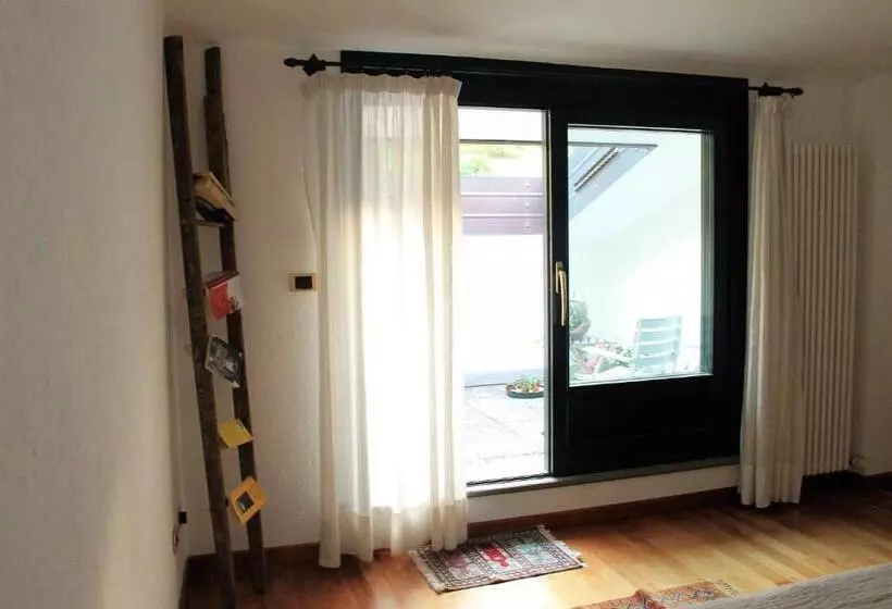 ベッドアンドブレックファースト La Masca