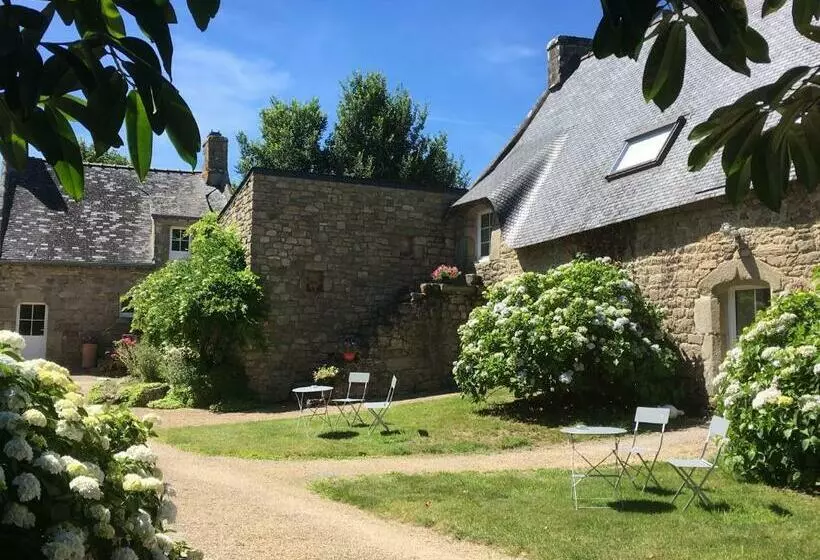 Aamiaismajoitus (B&B) Les Fermes De Kercadoret