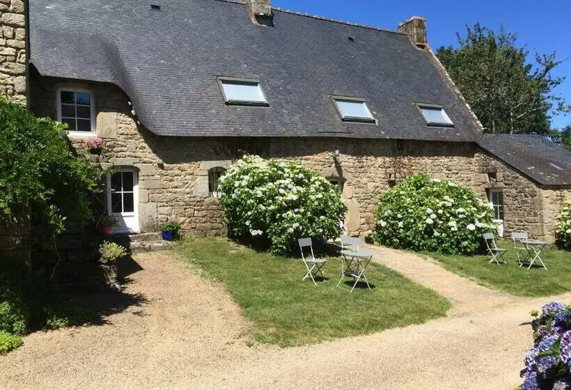 Aamiaismajoitus (B&B) Les Fermes De Kercadoret