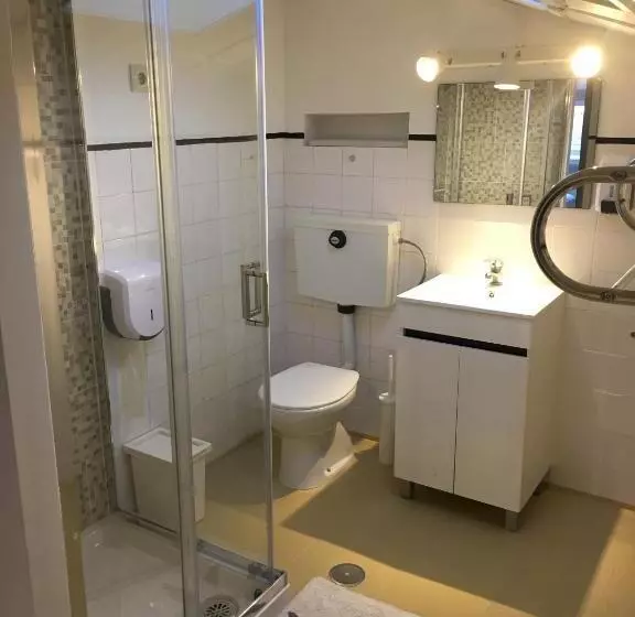 ユースホステル Eskama Guest House