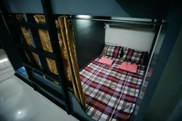 هتل کپسول Sleepadz   Capsule Beds Dormitel In Magsaysay Ave Naga