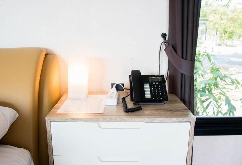 Mae On Village Resort