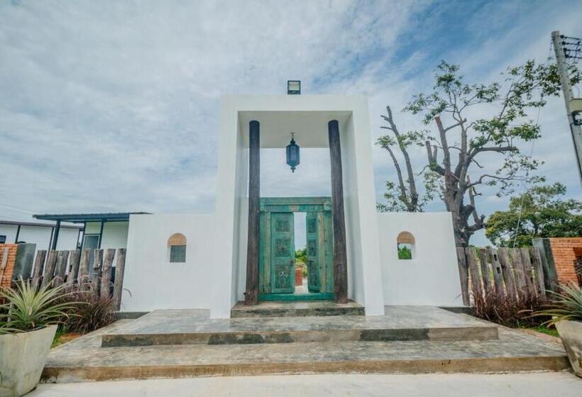 Mae On Village Resort