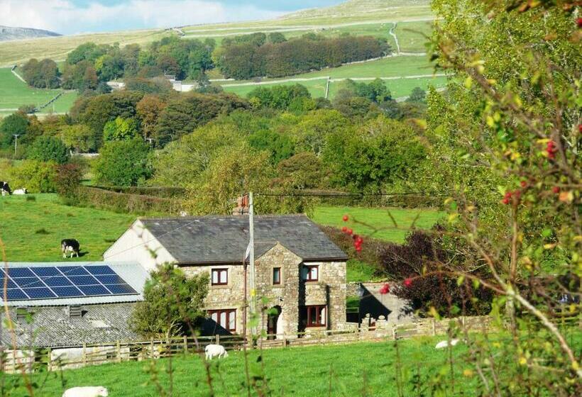 Nutstile Farm Bed And Breakfast