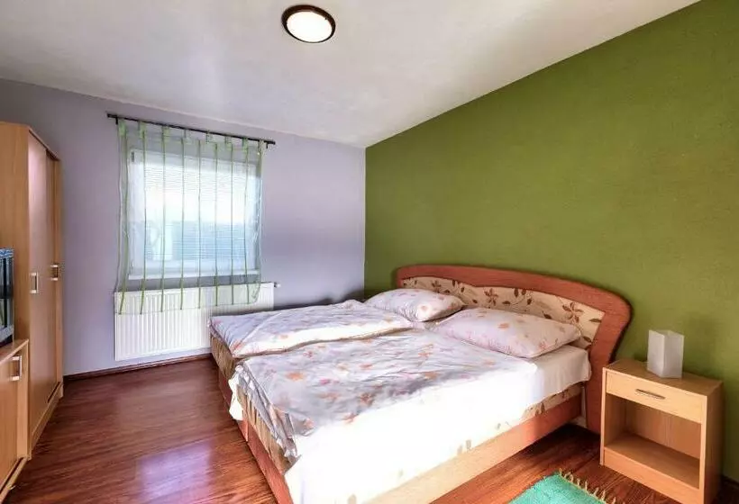 ペンション Apartmánový Dom Red
