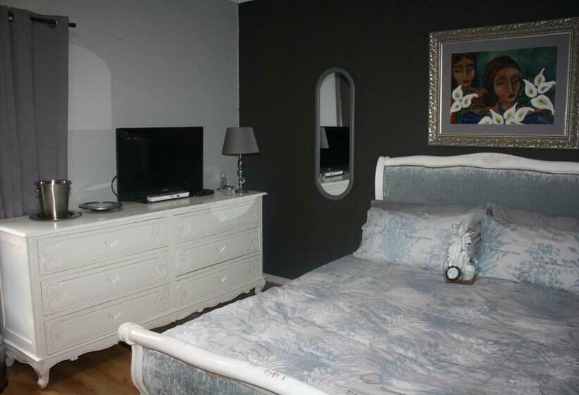 Pensão Arum Lily Guest Rooms