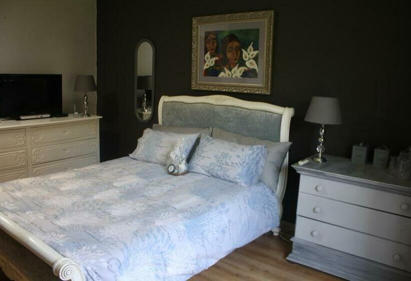 Pensão Arum Lily Guest Rooms