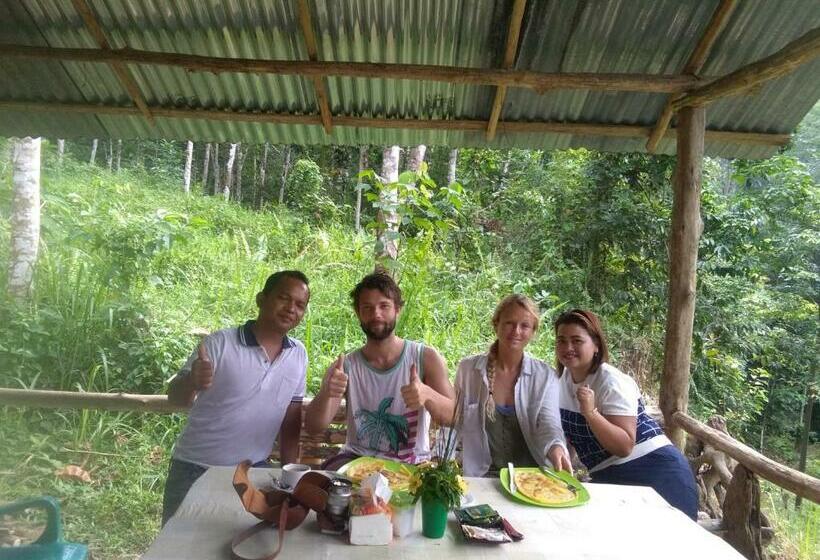 بنسيون Bukit Lawang Landak River Guest House