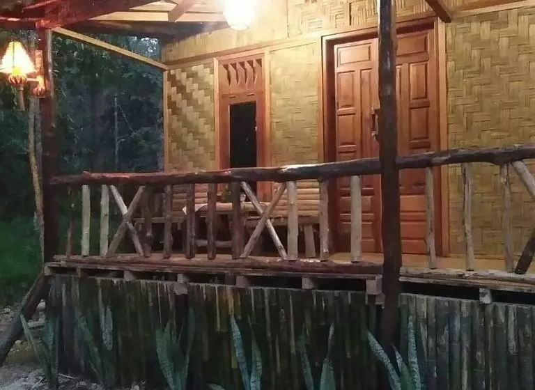 Majatalo Bukit Lawang Landak River Guest House