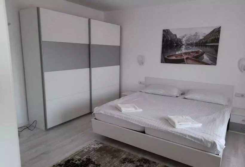 Aamiaismajoitus (B&B) Casa Sannicolau