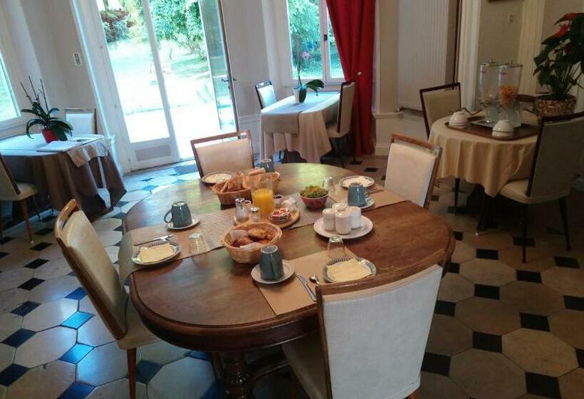 Bed and Breakfast Chateau De Pougy