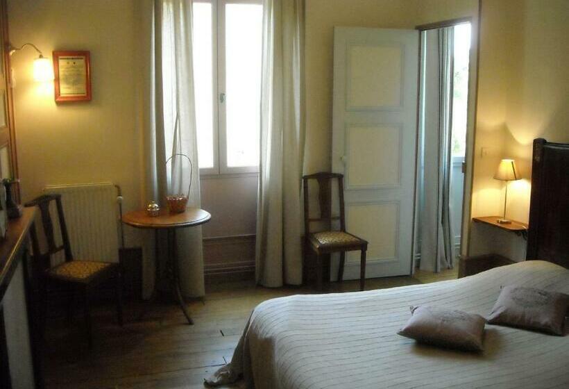 Bed and Breakfast Chateau De Pougy