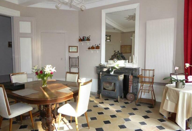 Bed and Breakfast Chateau De Pougy