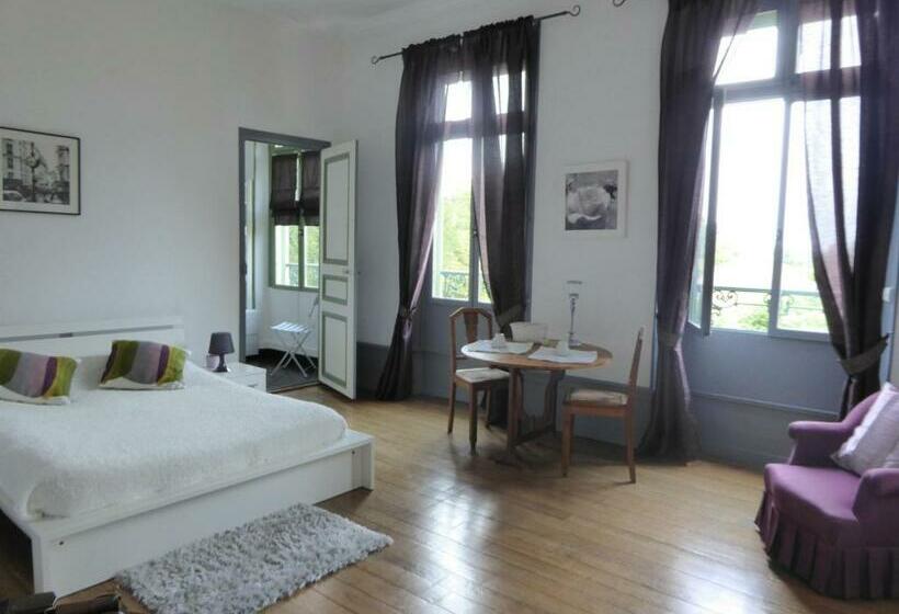 Bed and Breakfast Chateau De Pougy