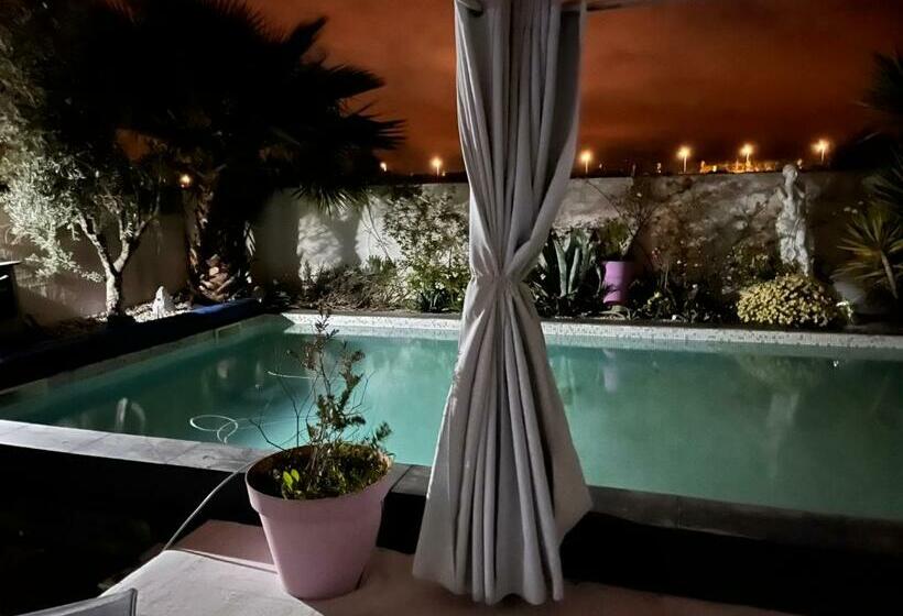 צימר Villa Des Romieux