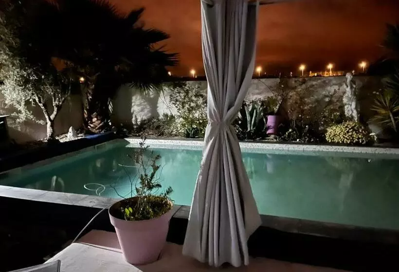 ベッドアンドブレックファースト Villa Des Romieux