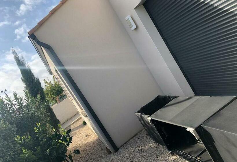 צימר Villa Des Romieux