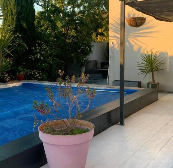 צימר Villa Des Romieux