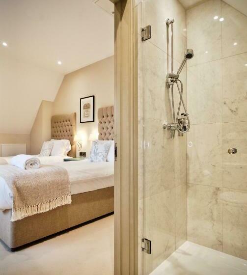 Отель Blacknest Golf And Country Club