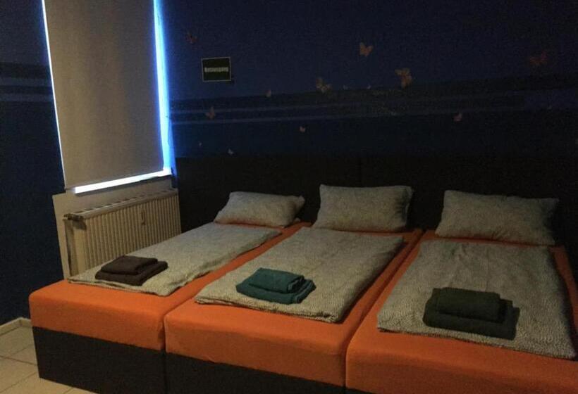 فندق صغير Dormitorium Kaarst Wohnraum Auf Zeit