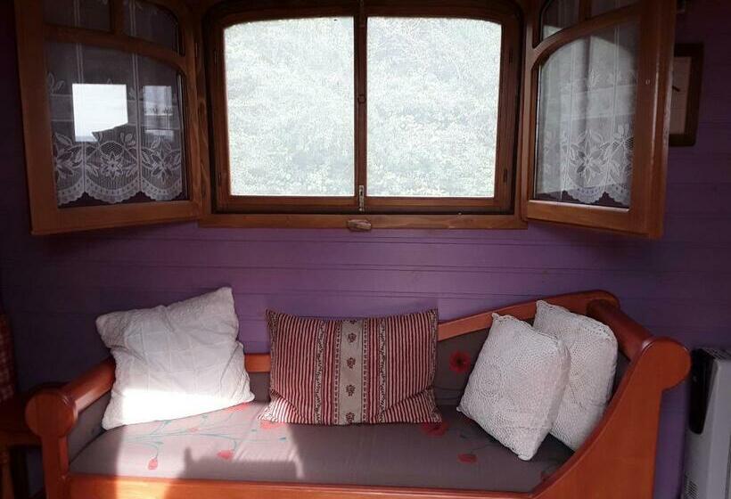 Bed and Breakfast La Roulotte De L Ami Nature