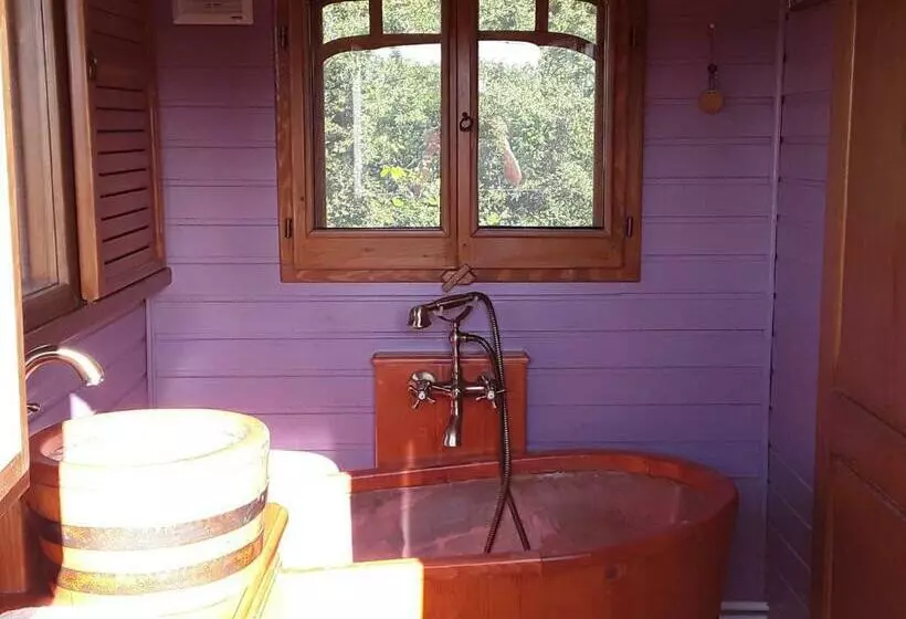 Aamiaismajoitus (B&B) La Roulotte De L Ami Nature