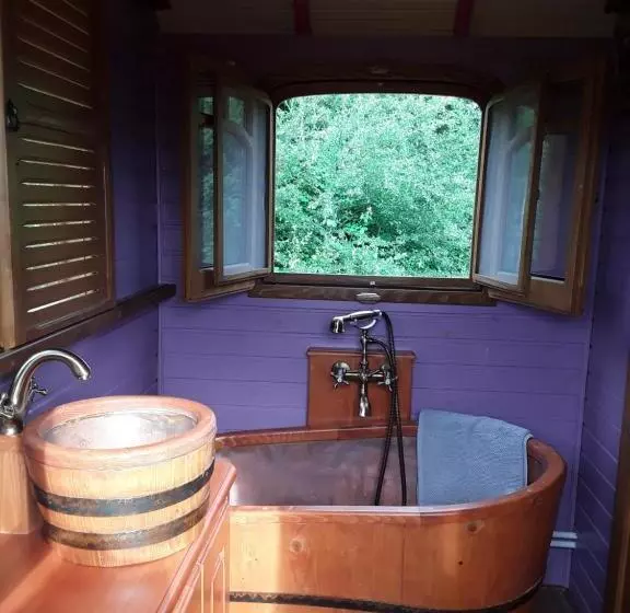 Aamiaismajoitus (B&B) La Roulotte De L Ami Nature