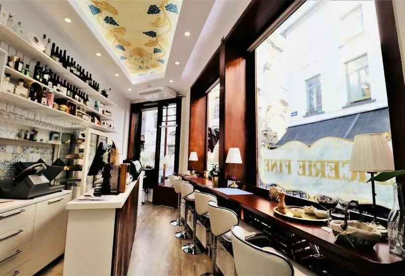 تختخواب و صبحانه Olives