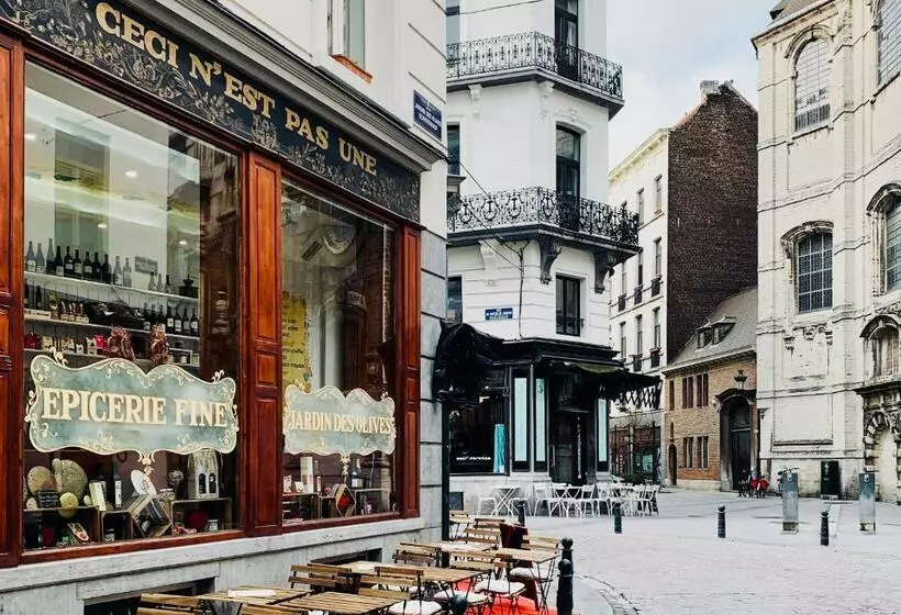 تختخواب و صبحانه Olives