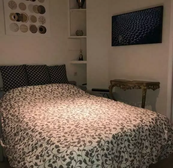 تختخواب و صبحانه Olives