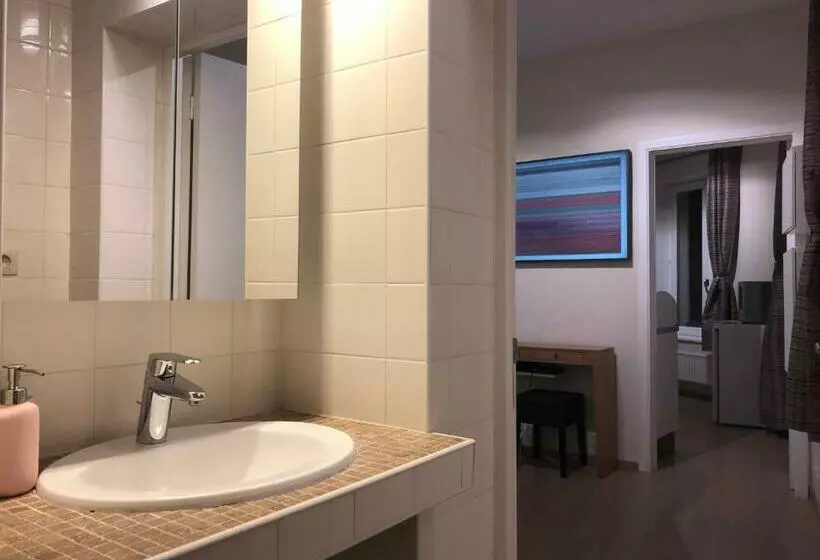 تختخواب و صبحانه Olives