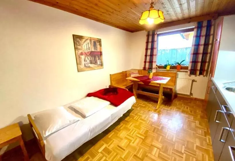 هتل Pleschinhof