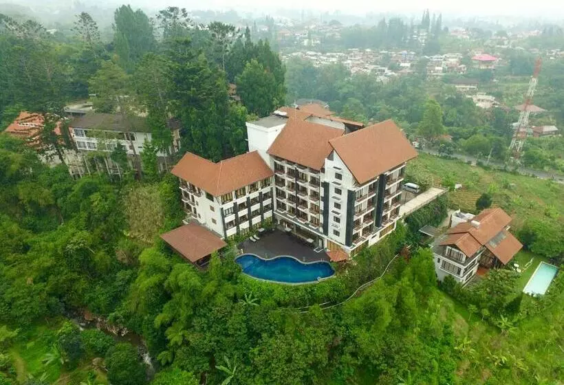 Hotelli The Grand Hill Resort