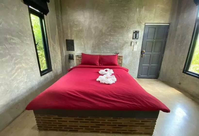 ペンション The Loft House Sakaeo