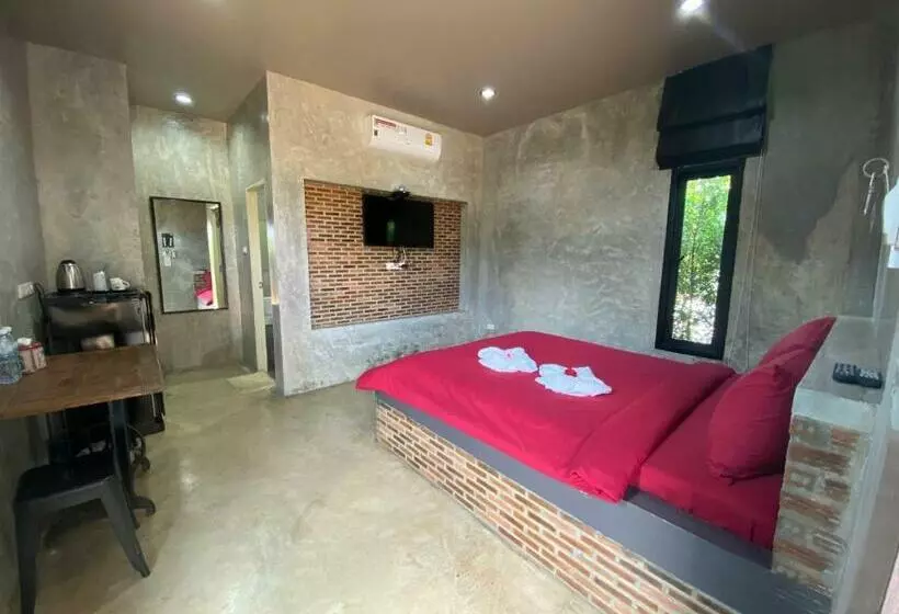 ペンション The Loft House Sakaeo