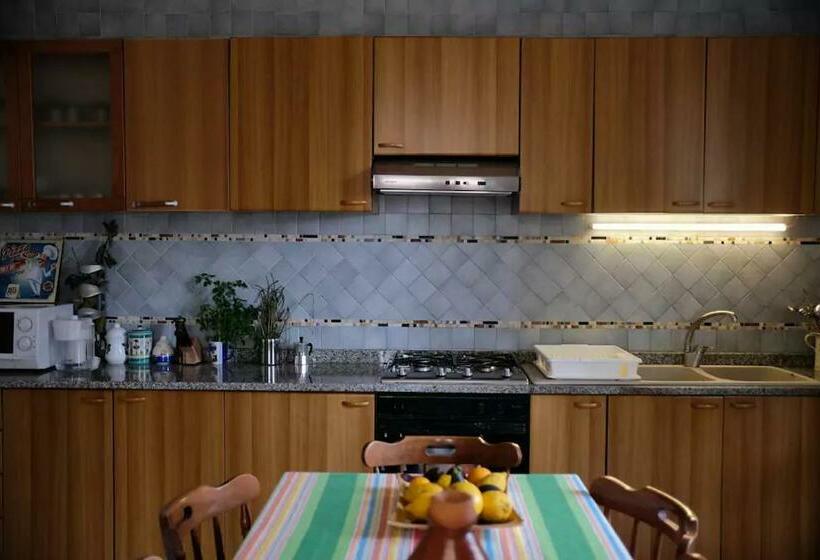 تختخواب و صبحانه Lemontree House Bacoli