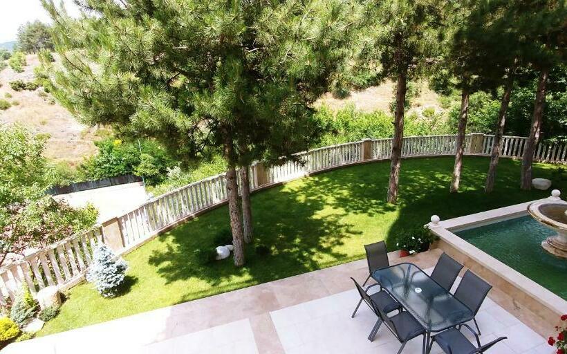 Pensione Garden Guest House