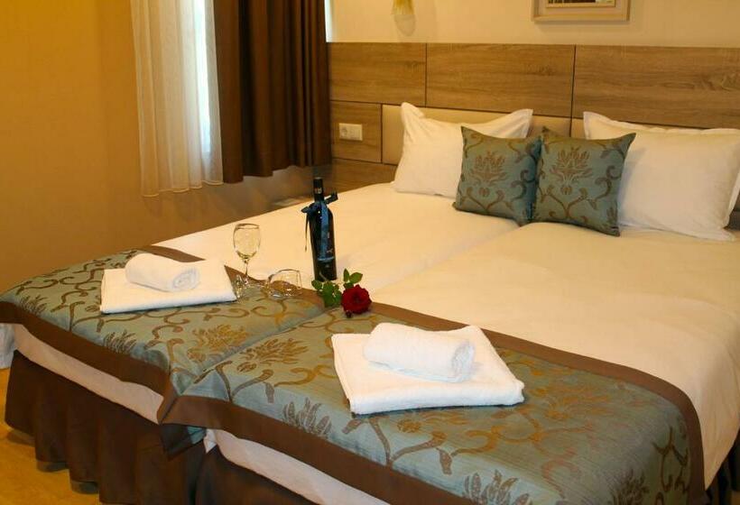 Pensione Garden Guest House