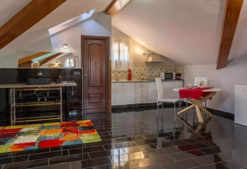 Apartamentos Gaudi Style