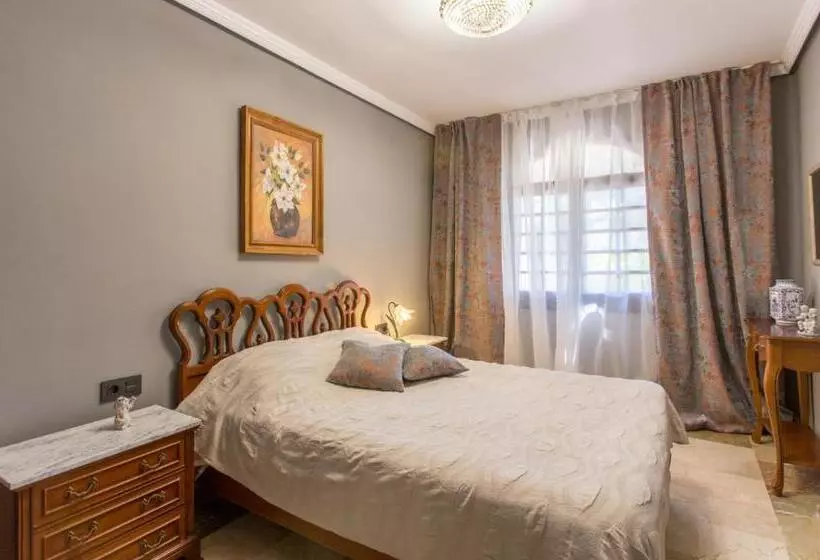 Apartamentos Gaudi Style