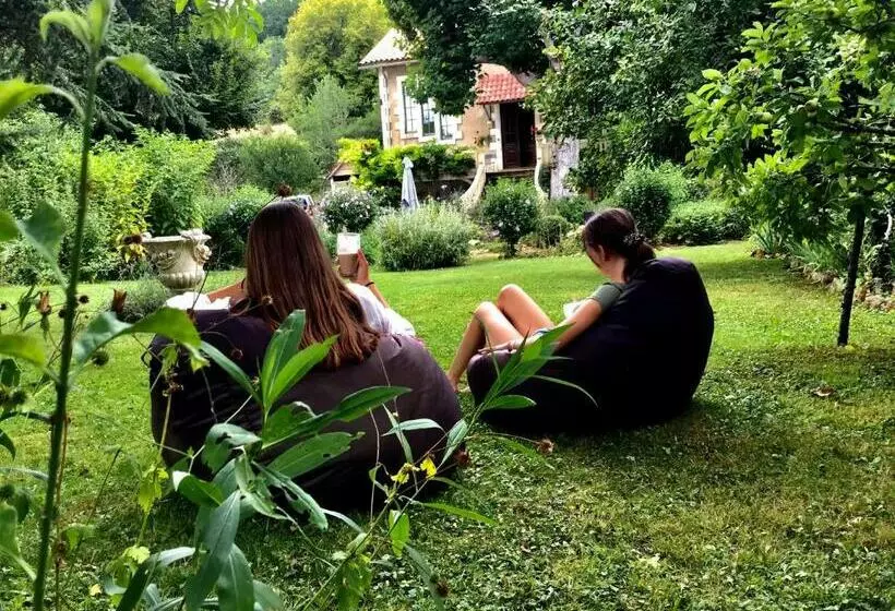 Aamiaismajoitus (B&B) Villa Léovil