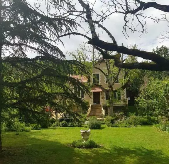 Aamiaismajoitus (B&B) Villa Léovil