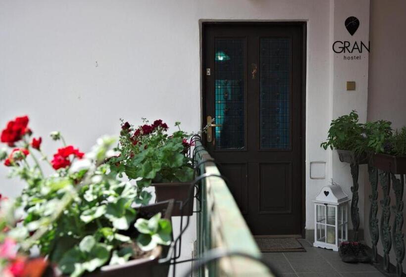 Gran Hostel