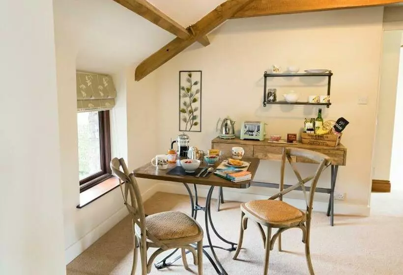 Neuadd B&b Suites