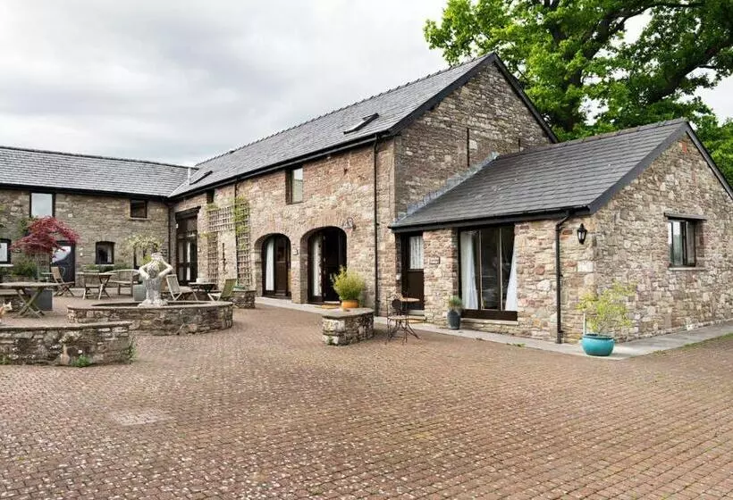 Neuadd B&b Suites