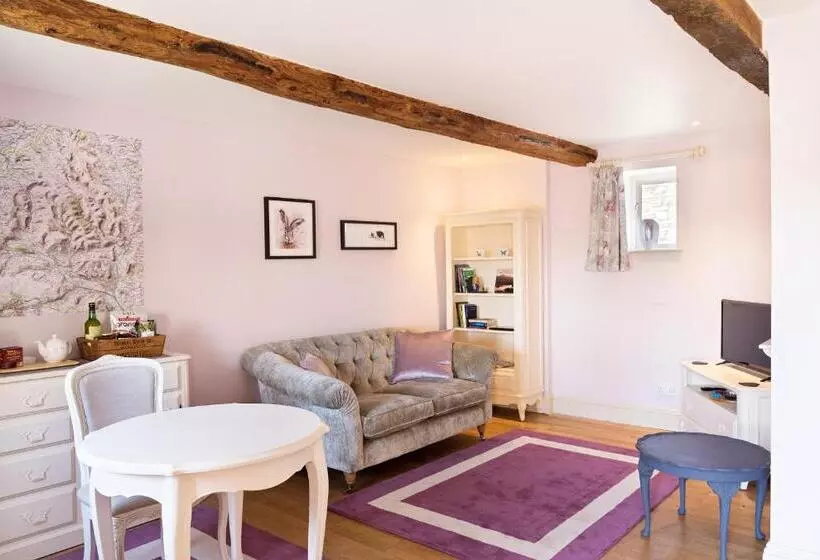 Neuadd B&b Suites